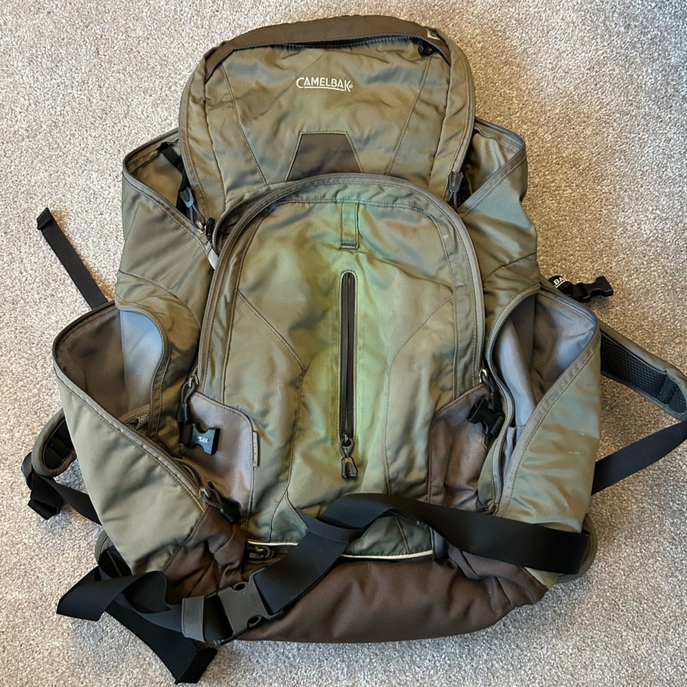 CamelBak Men's Green Backpack